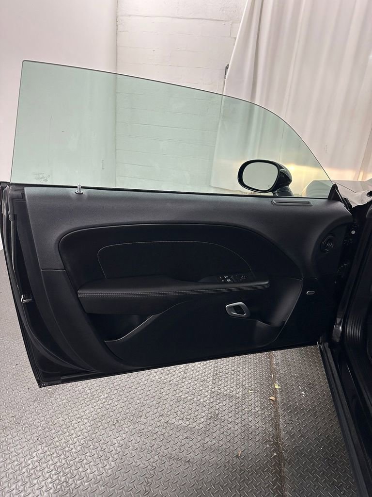 Used 2018 Dodge Challenger SXT Plus image 8