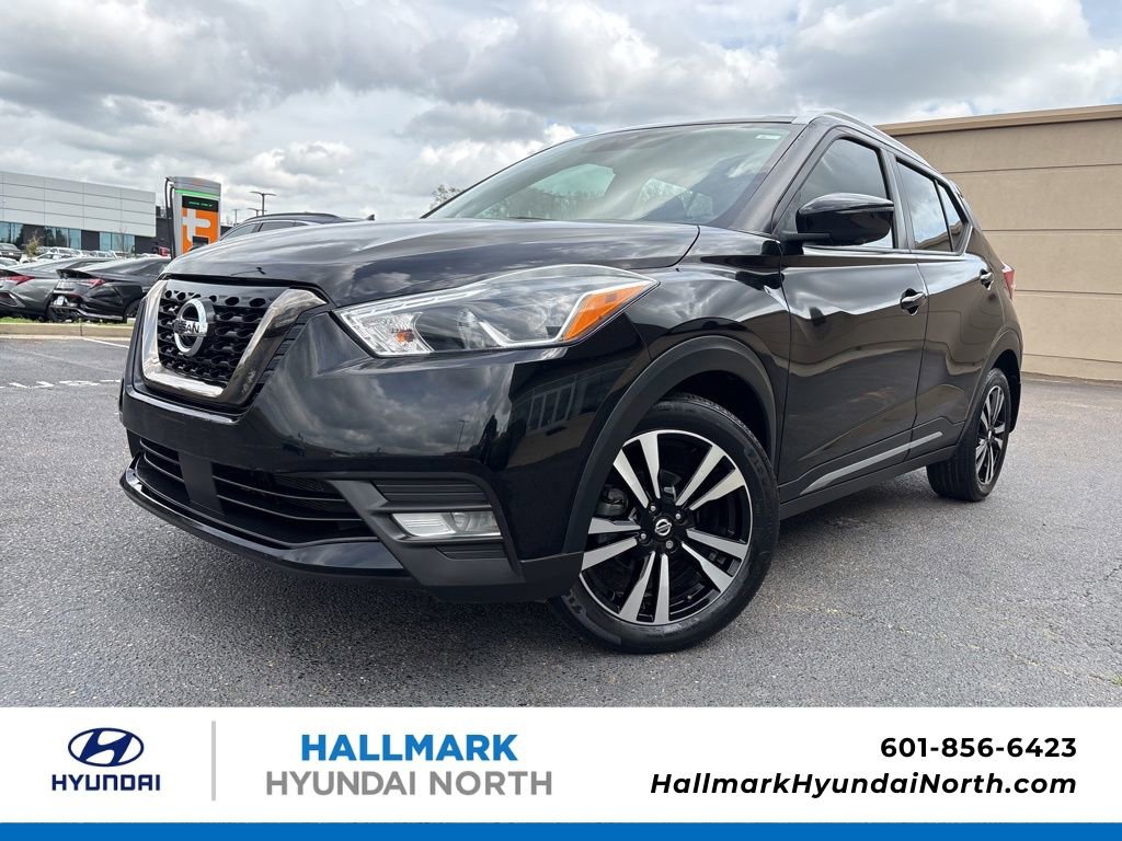 Used 2020 Nissan Kicks SR w/ Exterior Package image 1