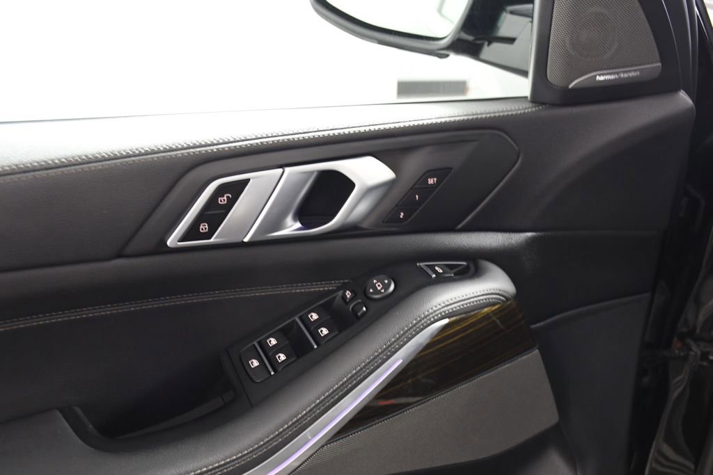 Used 2021 BMW X5 xDrive40i w/ Premium Package image 15