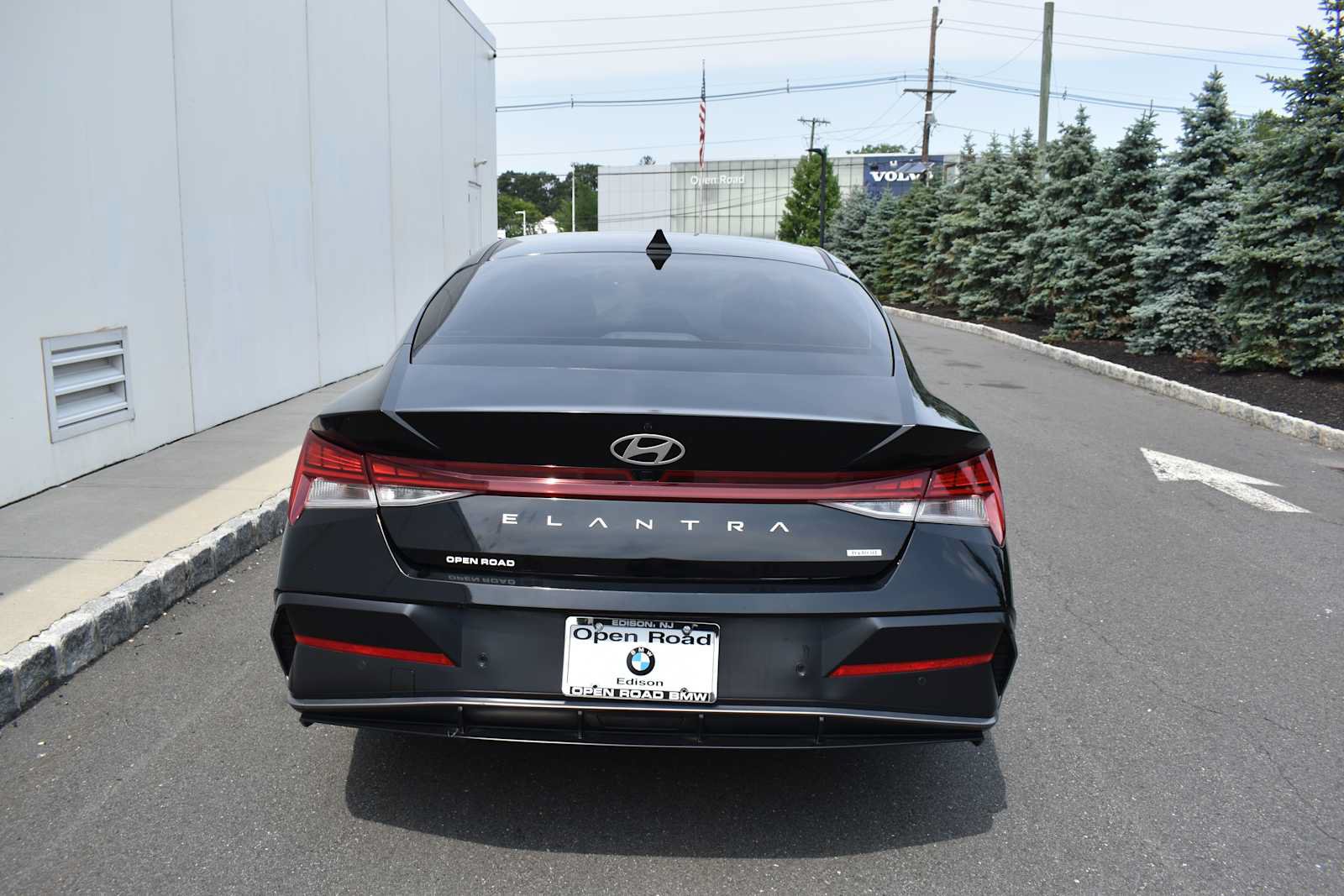 Used 2024 Hyundai Elantra Limited FWD image 6