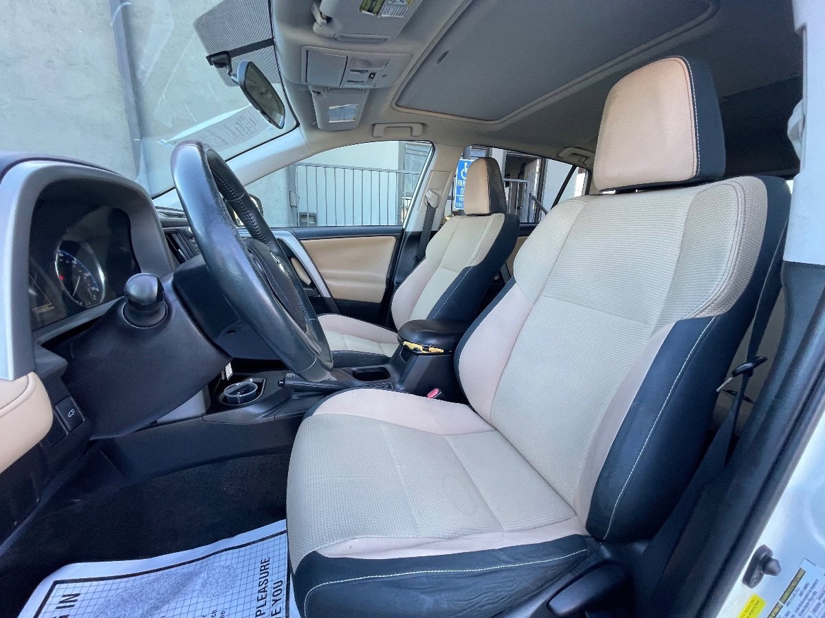 Used 2016 Toyota RAV4 XLE FWD image 9