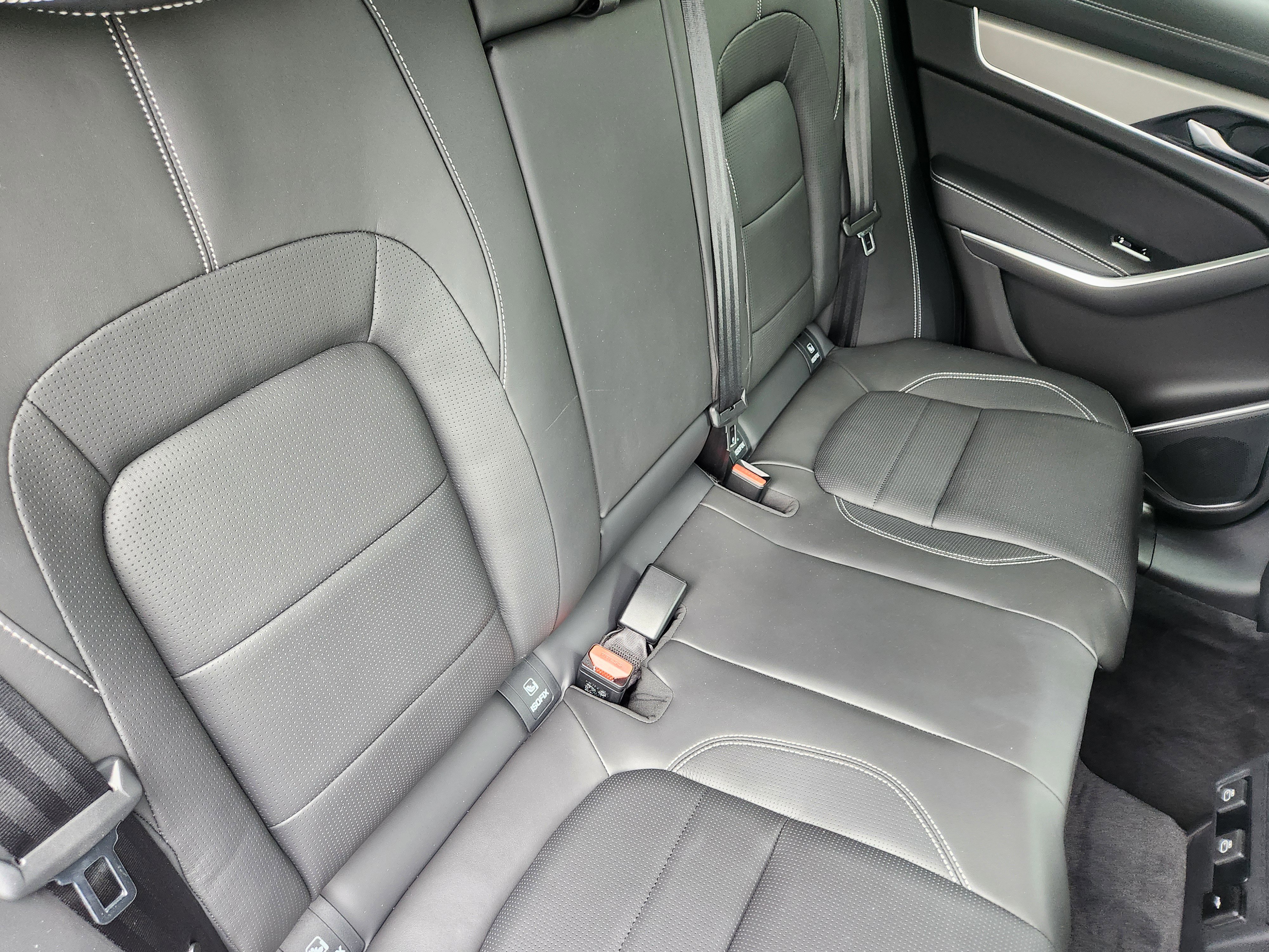 New 2026 Jaguar F-PACE R-Dynamic S image 19