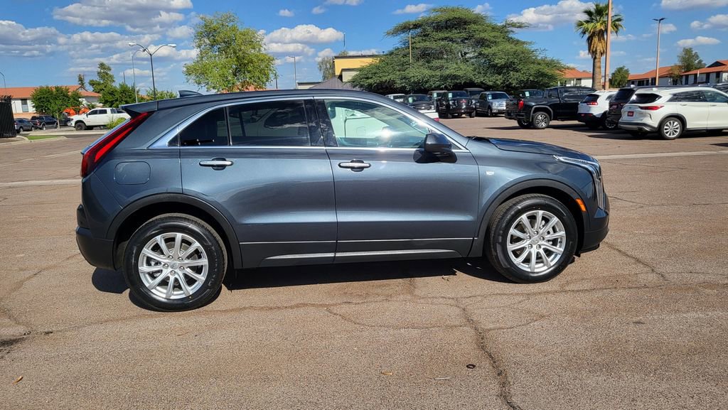 Used 2020 Cadillac XT4 Luxury w/ Cold Weather Package image 10