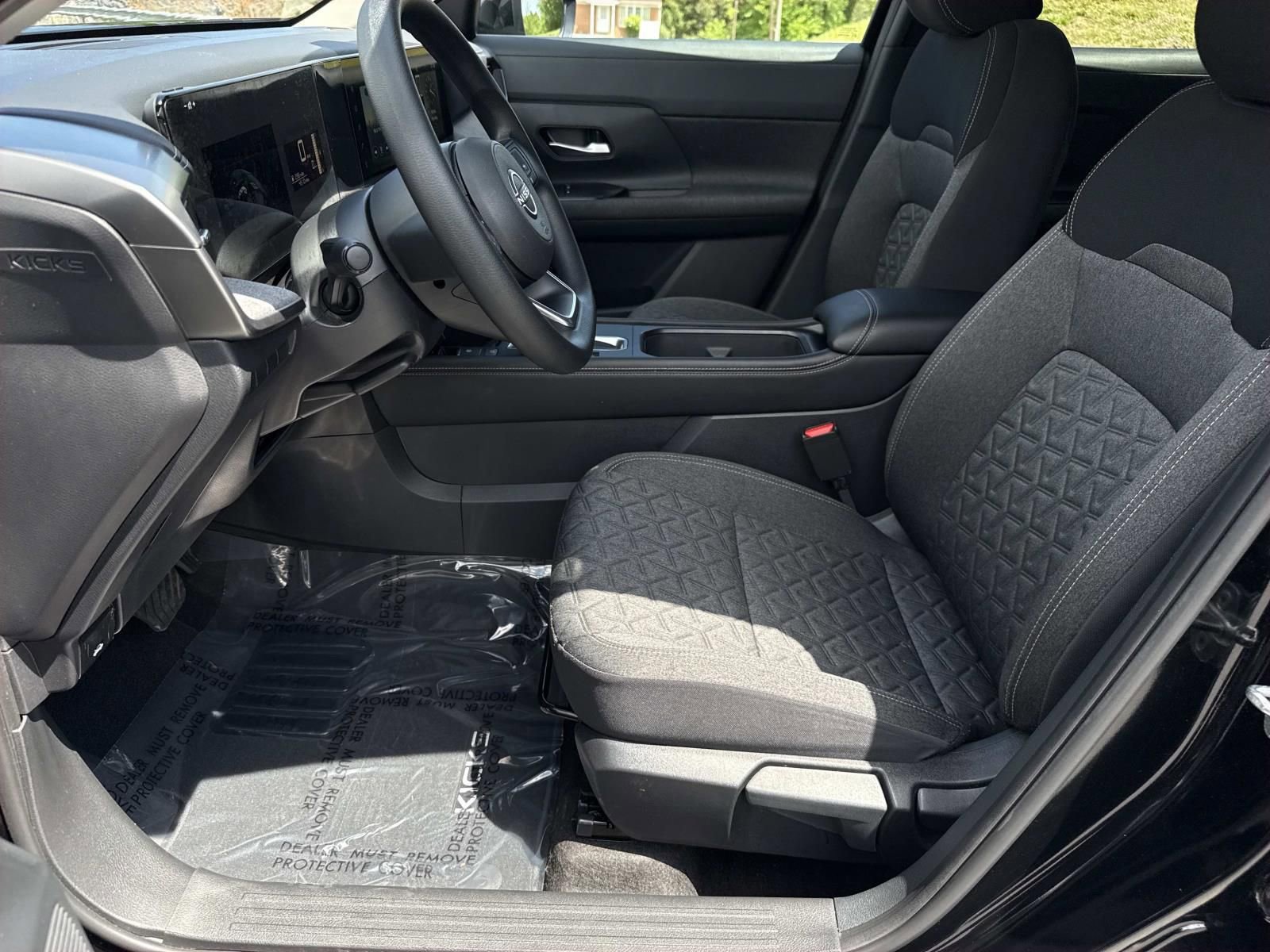 Certified 2025 Nissan Kicks SV AWD/4WD image 29