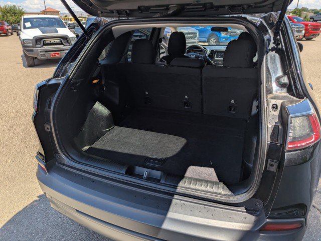 Used 2019 Jeep Cherokee Latitude w/ Popular Appearance Group AWD/4WD image 26