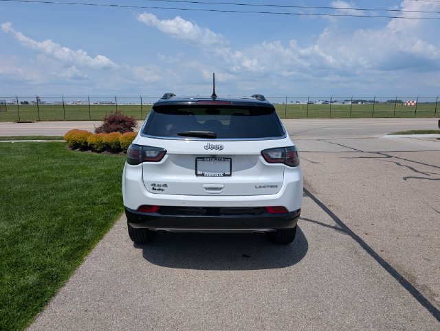 Used 2023 Jeep Compass Limited AWD/4WD image 7