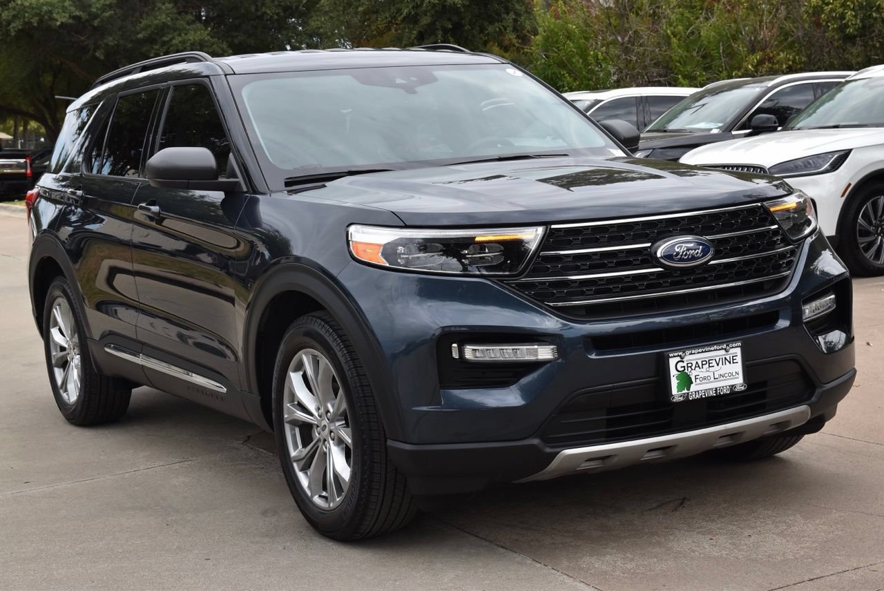 Certified 2023 Ford Explorer XLT w/ Equipment Group 202A RWD image 4