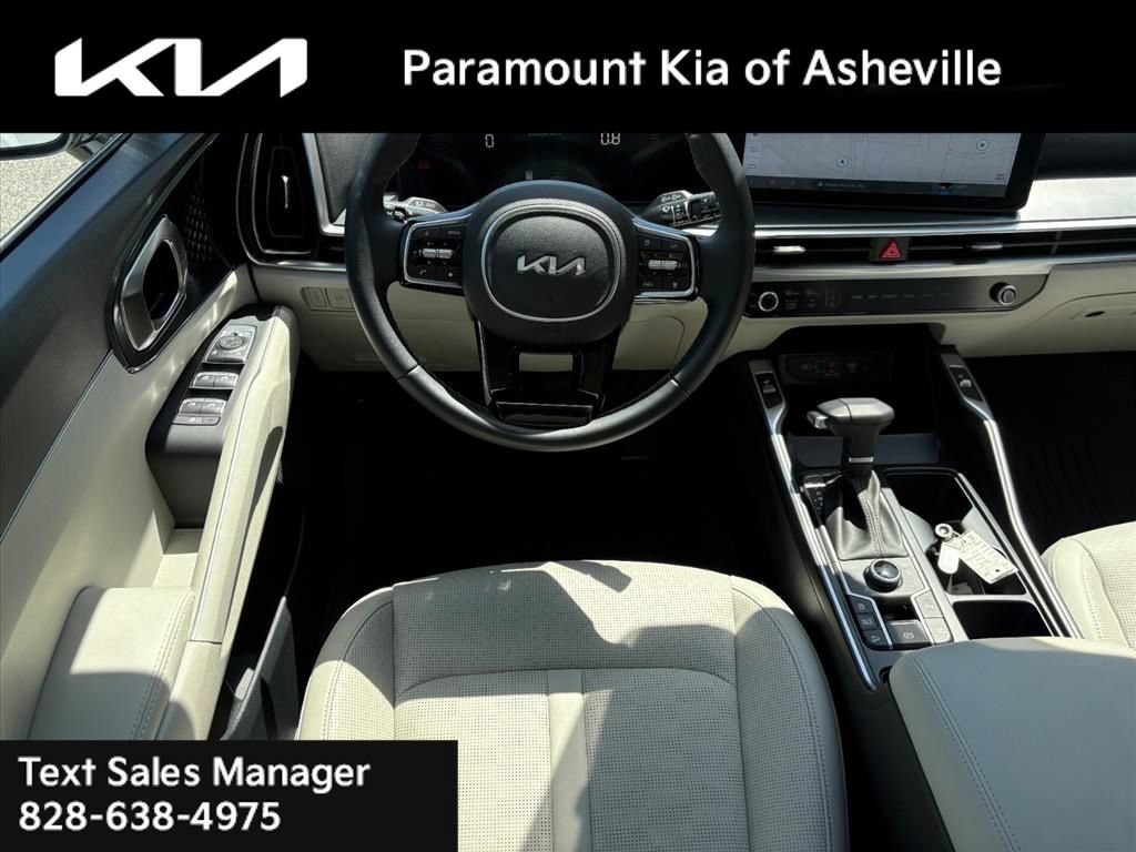 Certified 2025 Kia Sorento EX w/ Panoramic Sunroof Package AWD/4WD image 24
