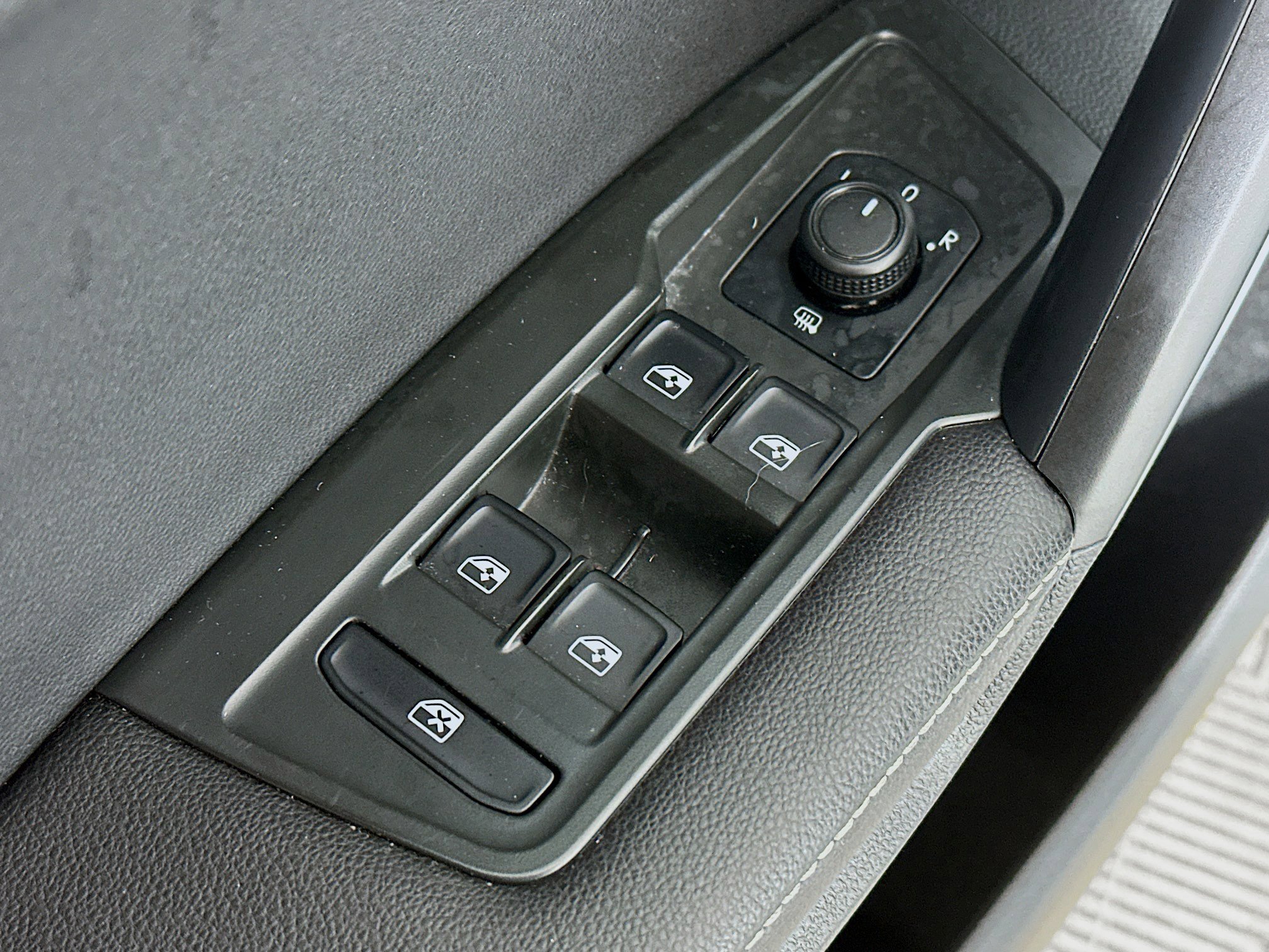 Used 2024 Volkswagen Tiguan S image 17