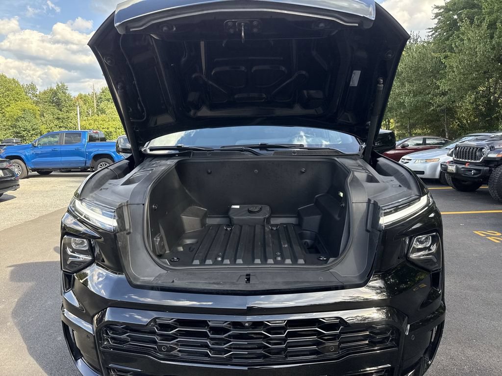 Used 2024 Chevrolet Silverado EV RST AWD/4WD image 18