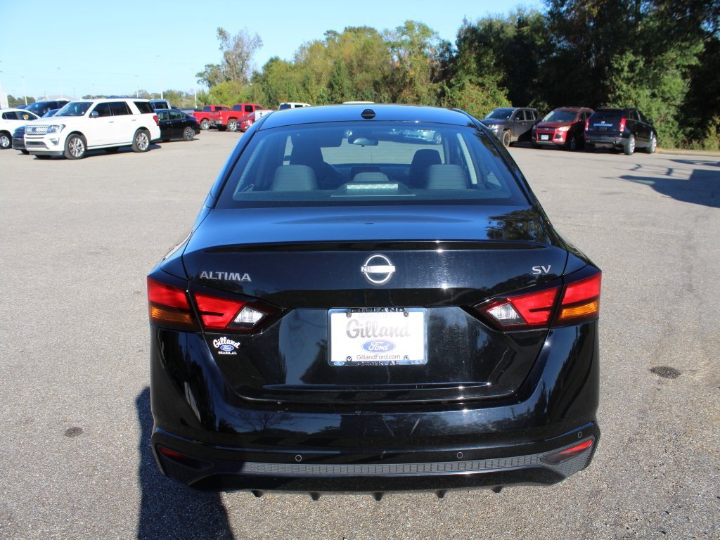 Used 2024 Nissan Altima 2.5 SV image 11
