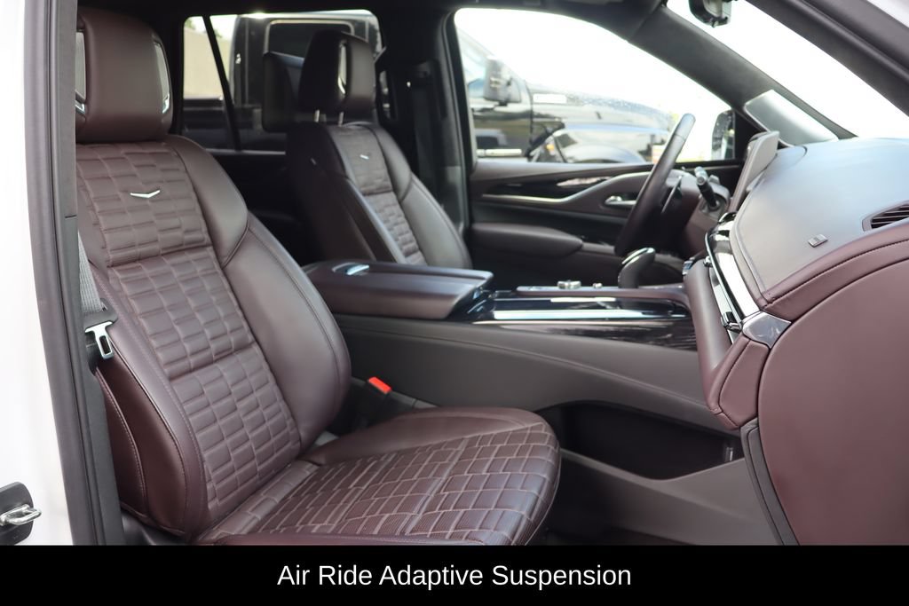 Used 2023 Cadillac Escalade V AWD/4WD image 9