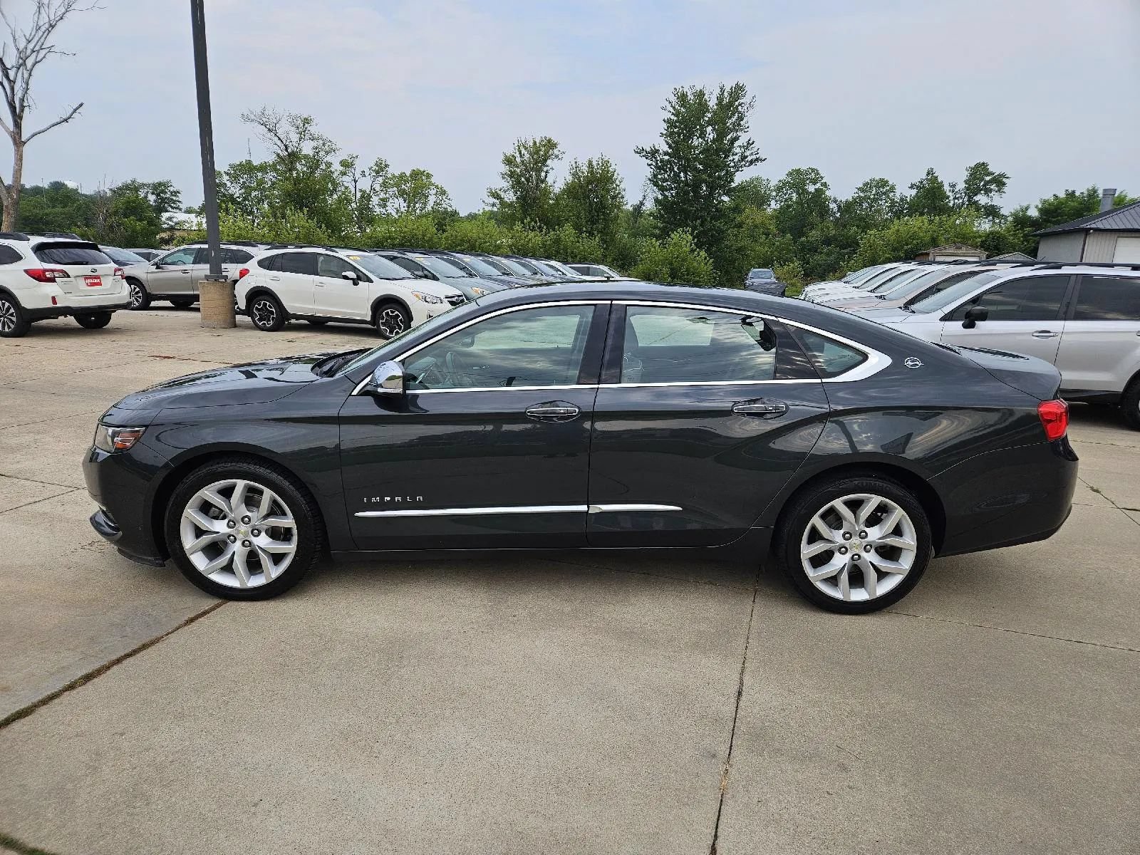 Used 2015 Chevrolet Impala LTZ FWD image 4