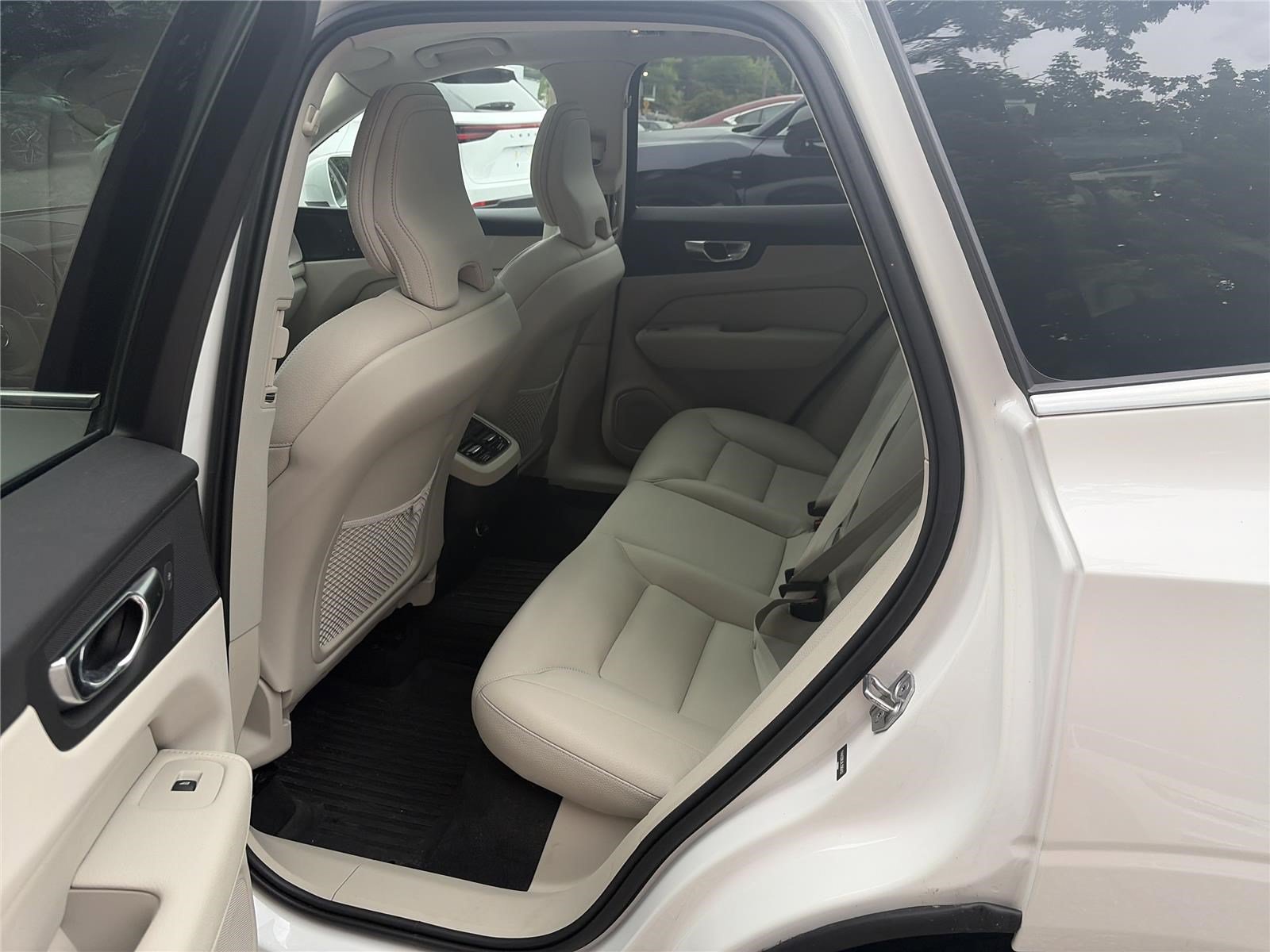 Used 2020 Volvo XC60 T6 Inscription AWD/4WD image 13