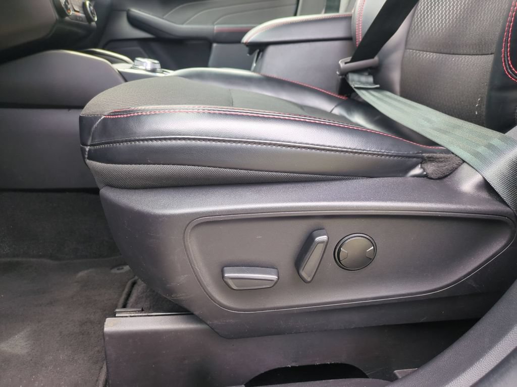 Used 2025 Ford Escape ST-Line FWD image 14