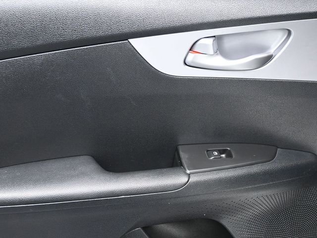 Used 2023 Kia Forte LXS image 13