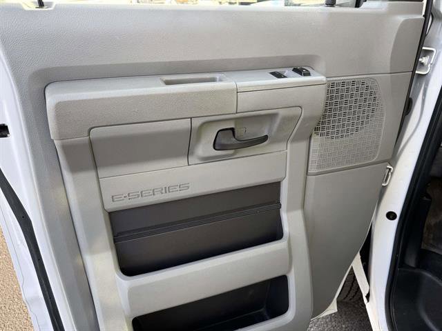 Used 2022 Ford E-450 and Econoline 450 Super Duty w/ Power Windows & Locks Group image 29