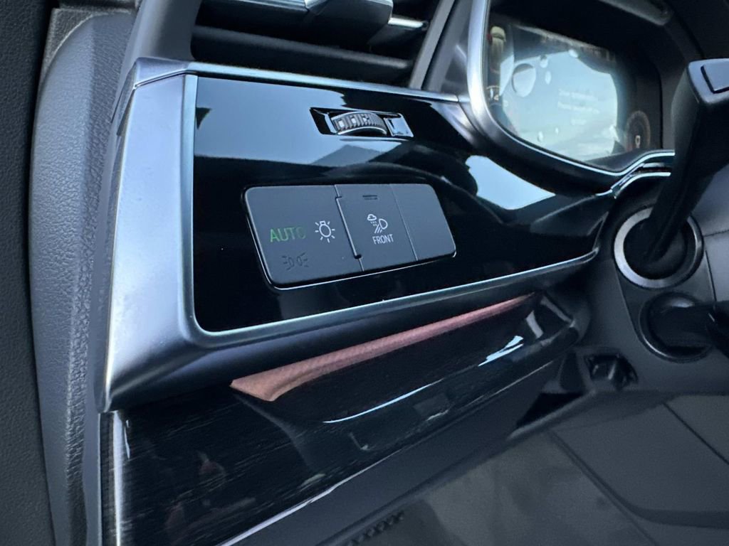 New 2026 Audi Q8 Premium image 15