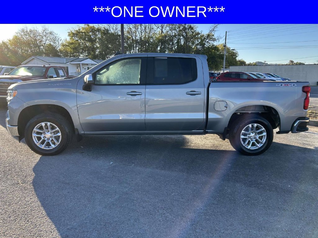Used 2025 Chevrolet Silverado 1500 LT AWD/4WD image 7