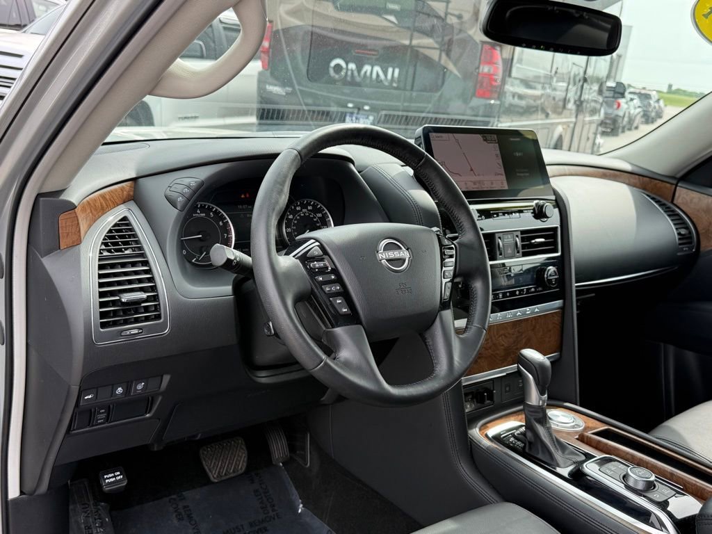 Used 2024 Nissan Armada SL w/ Captain's Chairs Package RWD image 4