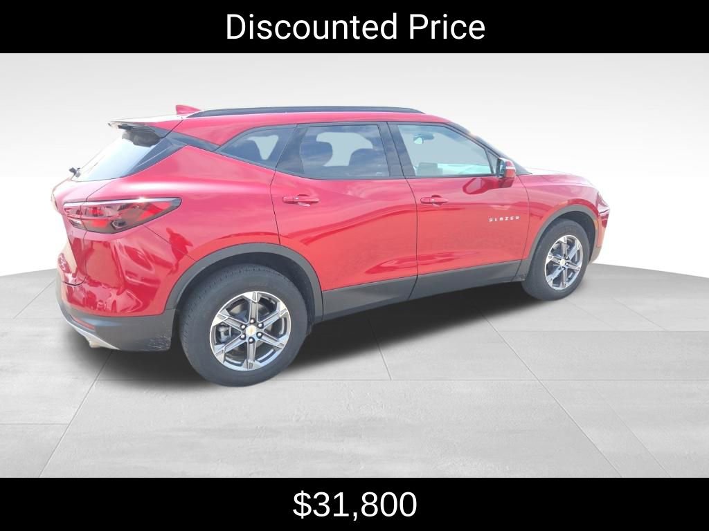 Used 2023 Chevrolet Blazer LT FWD image 3