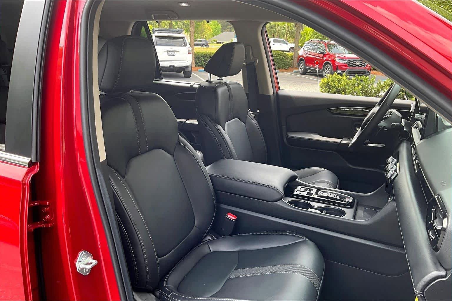 Certified 2025 Honda Pilot EX-L image 9