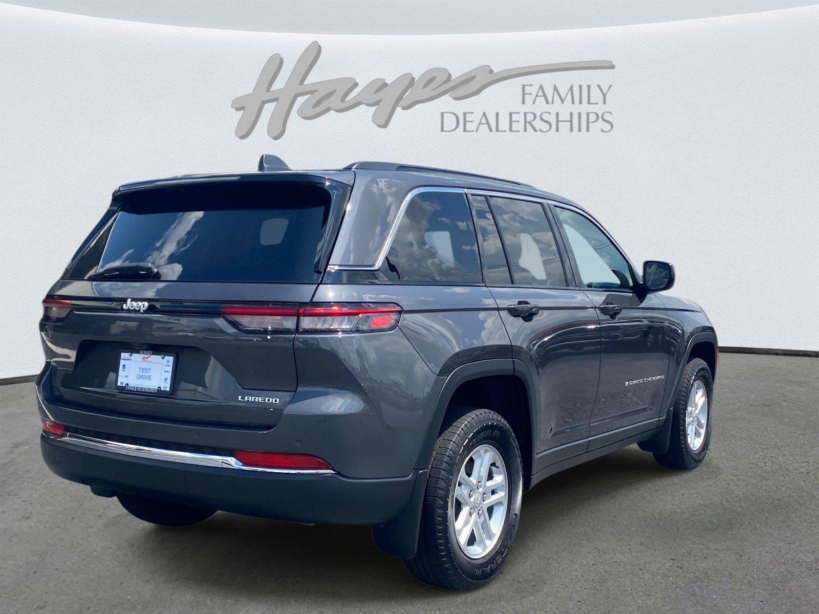 Used 2025 Jeep Grand Cherokee Laredo w/ MOPAR Finishing Package RWD image 3