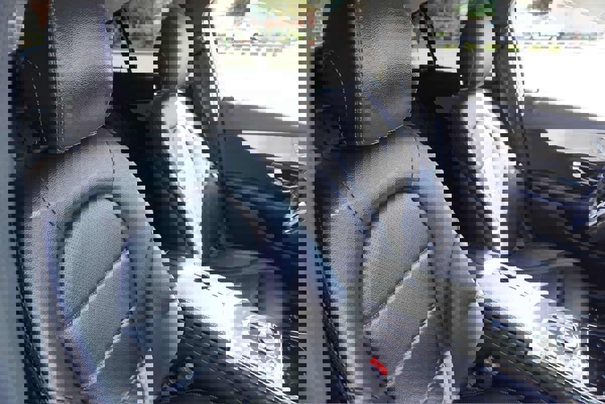 Used 2020 Mercedes-Benz C 300 Sedan image 16