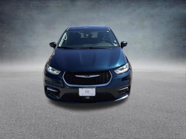 Used 2023 Chrysler Pacifica Touring-L image 15