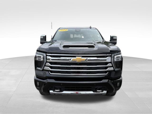 Used 2024 Chevrolet Silverado 2500 High Country w/ Technology Package AWD/4WD image 7