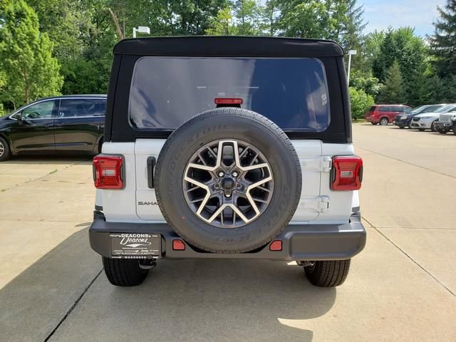 New 2025 Jeep Wrangler Unlimited Sahara AWD/4WD image 5