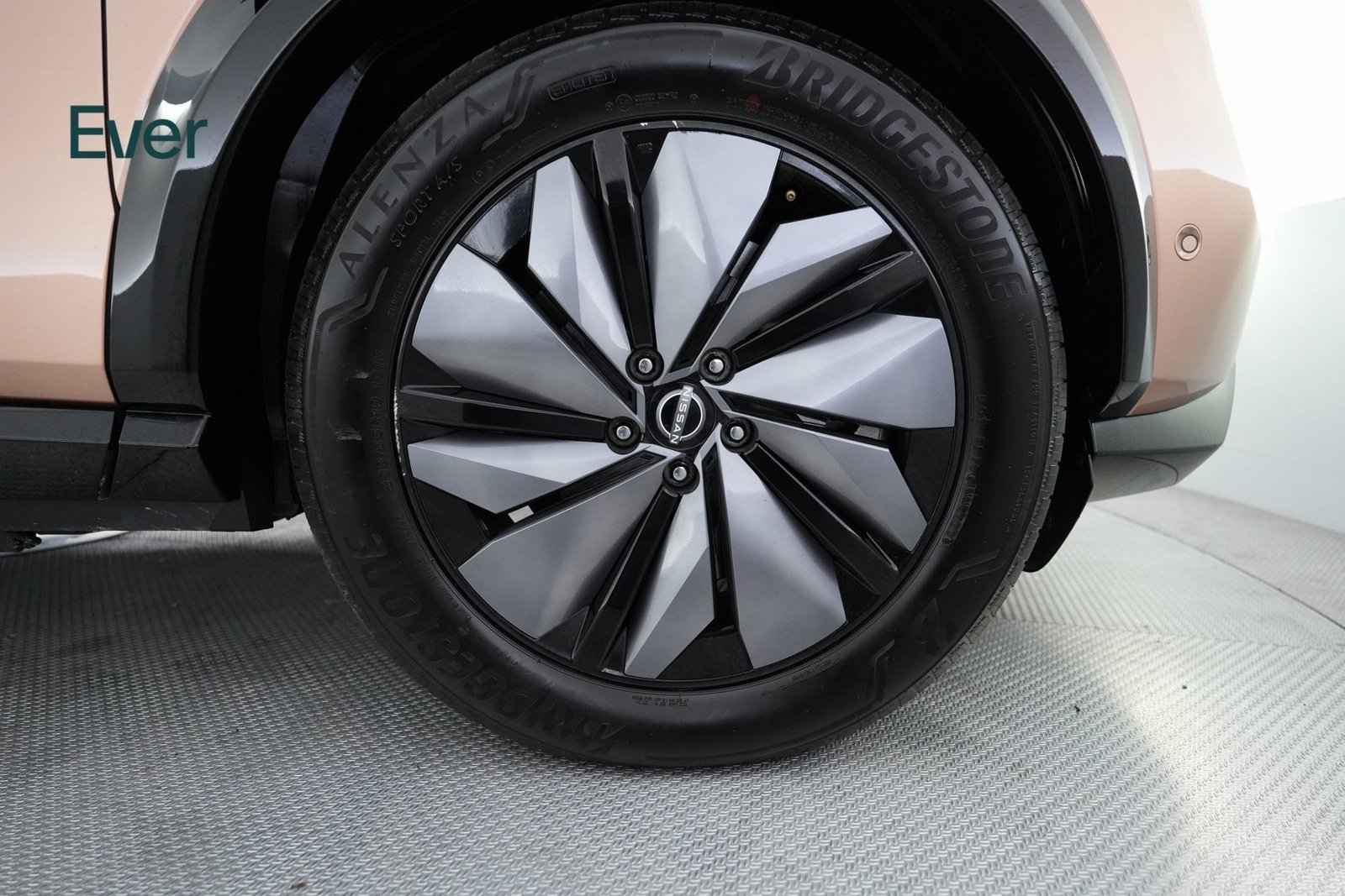 Used 2023 Nissan Ariya image 19