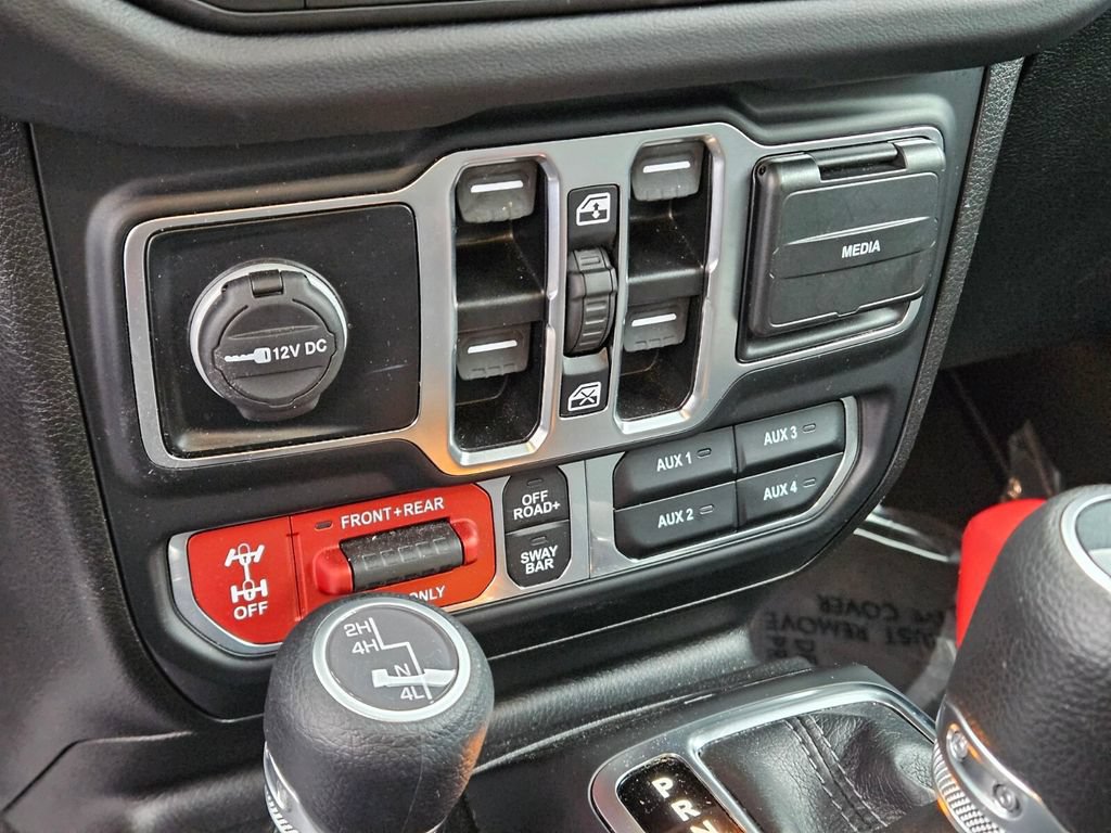 Used 2025 Jeep Wrangler Unlimited Rubicon AWD/4WD image 23