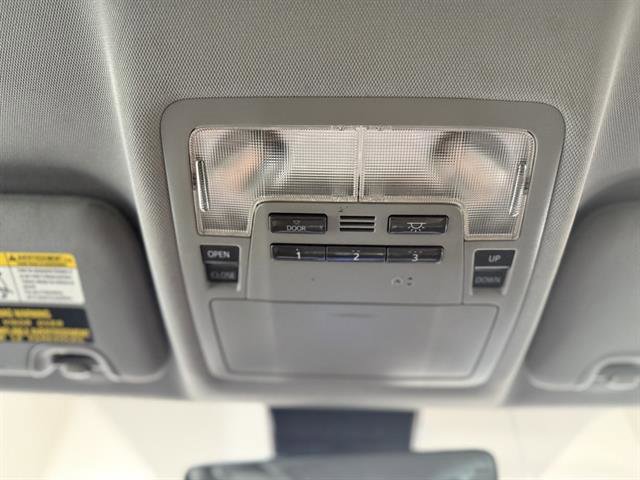 Used 2018 Toyota Highlander SE image 14