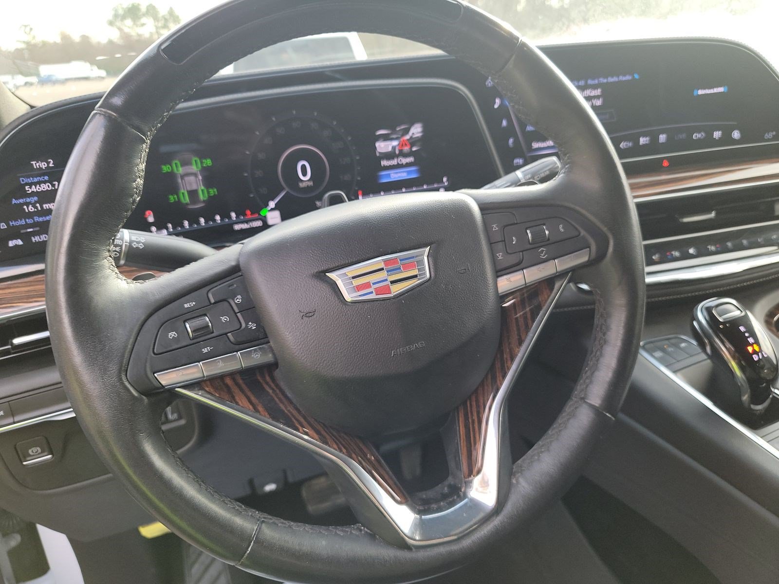 Used 2023 Cadillac Escalade Premium Luxury RWD image 13