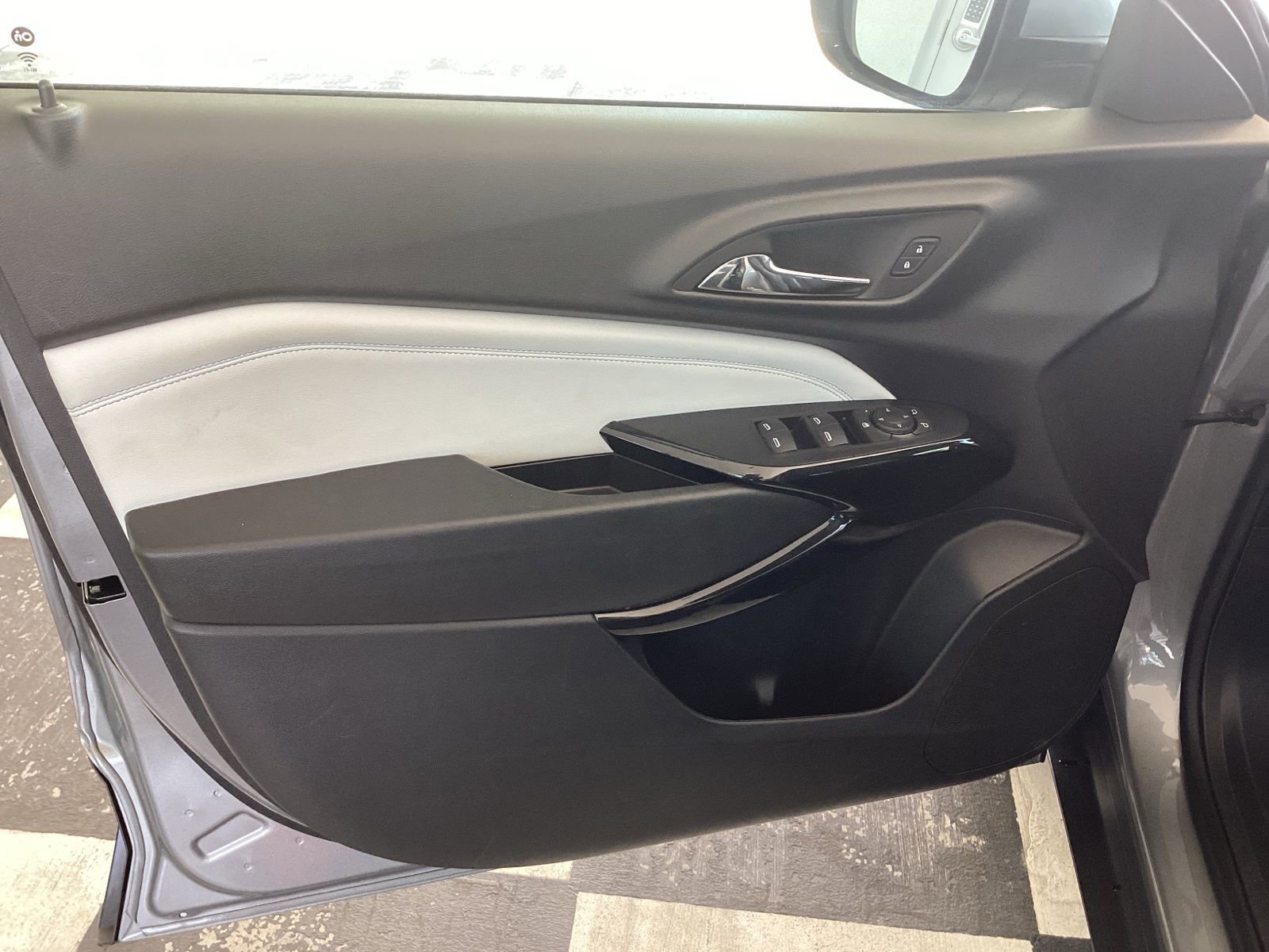 Used 2025 Chevrolet Trax LT image 21