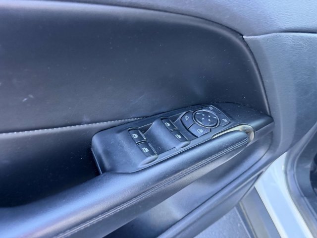 Used 2019 Lincoln MKC Select w/ Select Plus Package AWD/4WD image 16