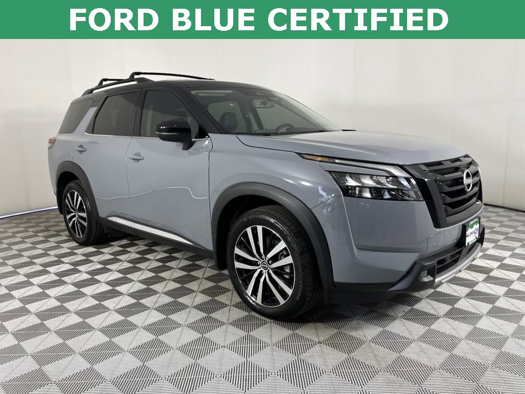 Used 2025 Nissan Pathfinder Platinum w/ Black Appearance Package