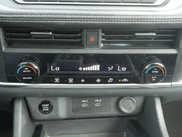 Used 2024 Nissan Rogue SV FWD image 16