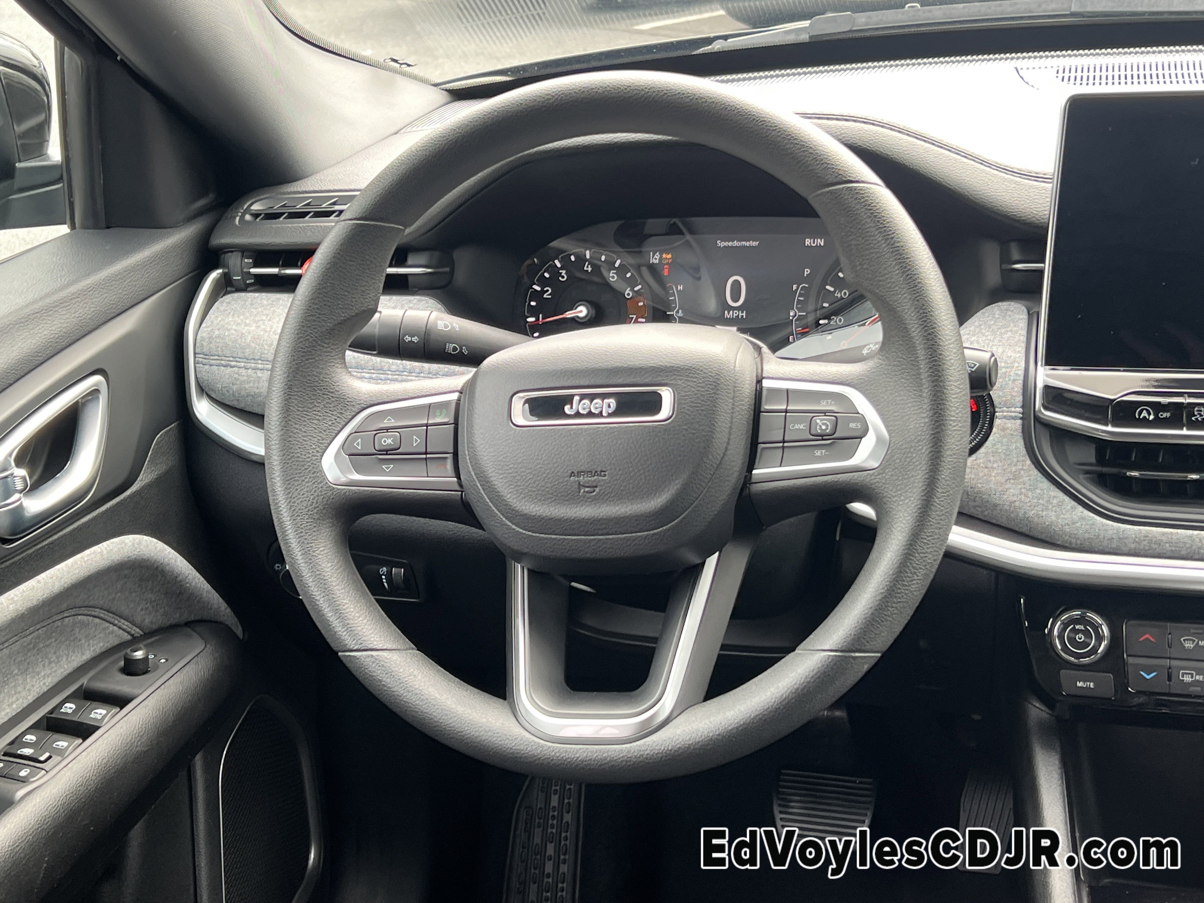 Used 2023 Jeep Compass Sport image 29