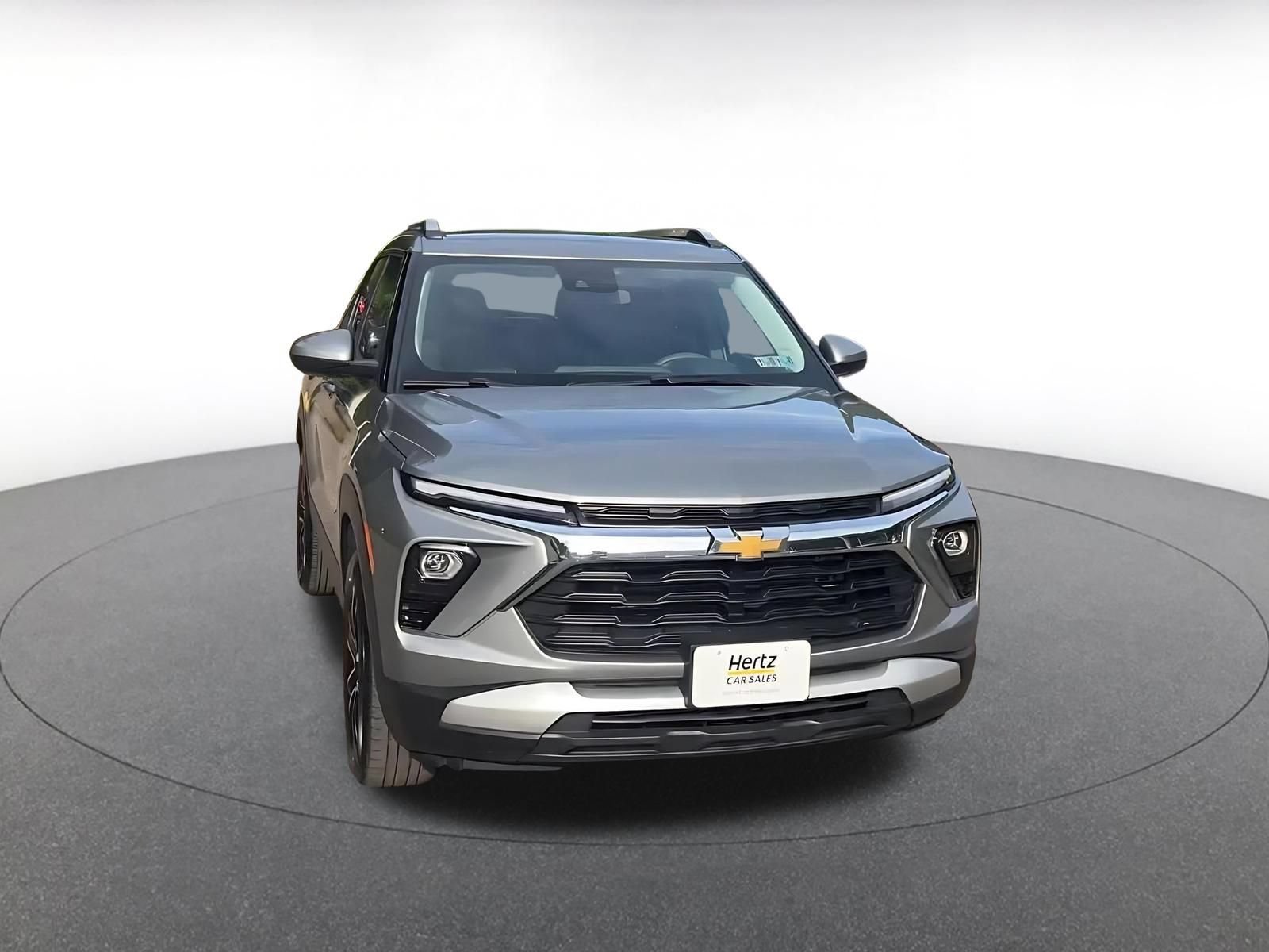 Used 2025 Chevrolet TrailBlazer LT FWD image 3