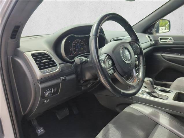 Used 2020 Jeep Grand Cherokee Altitude RWD image 14