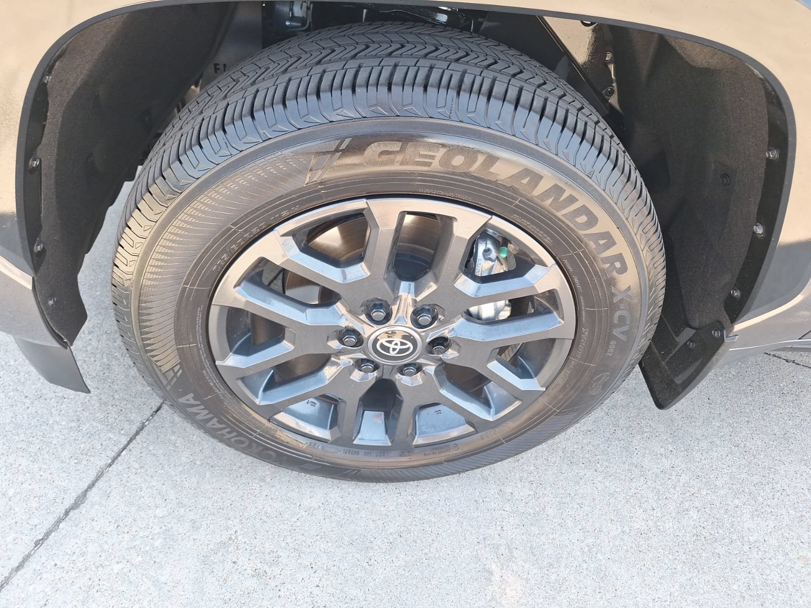 Used 2025 Toyota Sequoia Platinum AWD/4WD image 11