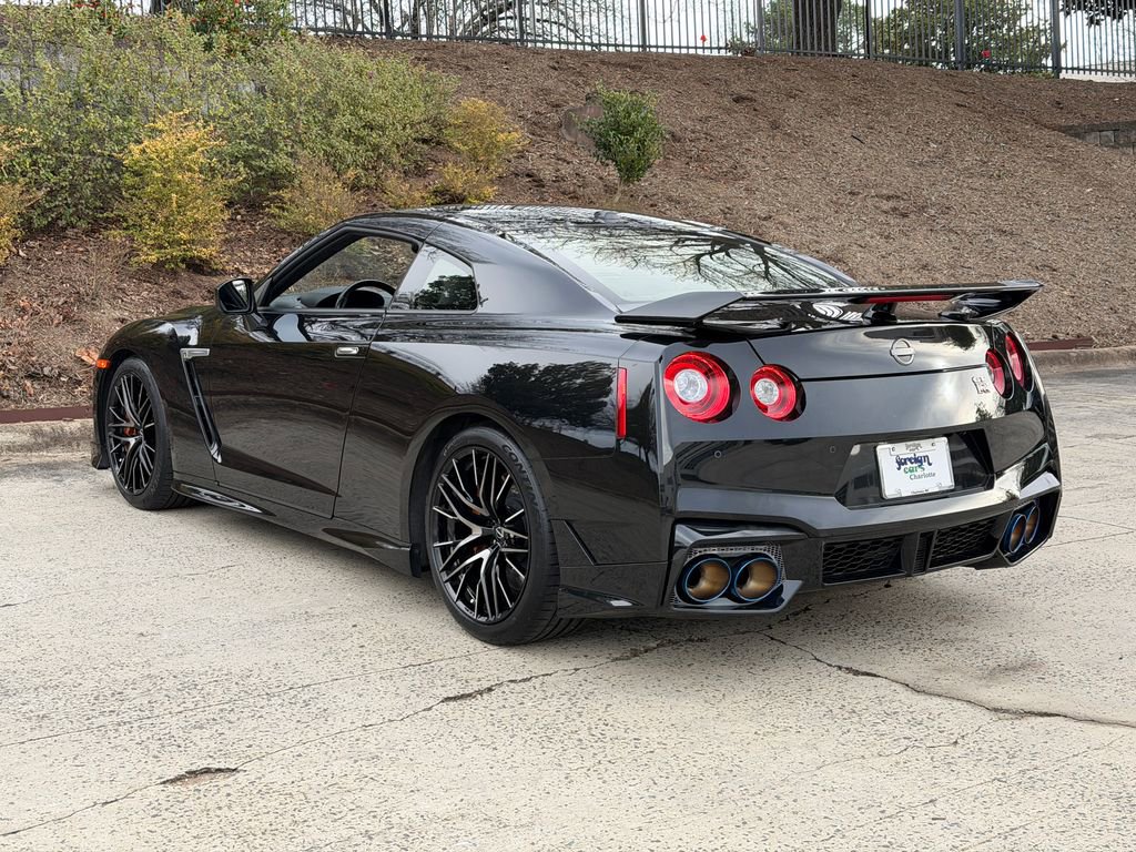 Used 2024 Nissan GT-R Premium w/ Floor Mat Package image 5