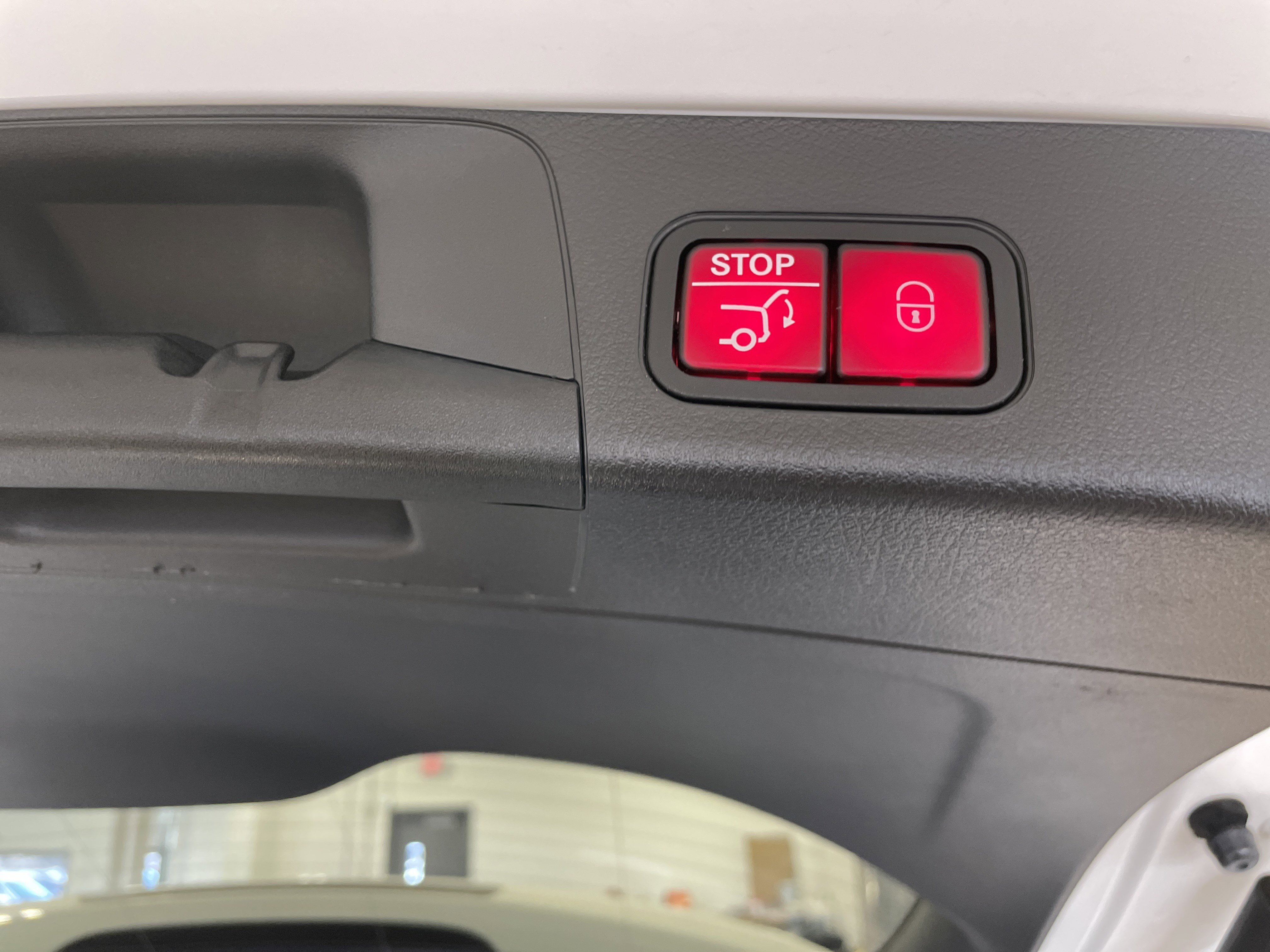 Used 2023 Mercedes-Benz EQB 350 4MATIC SUV w/ Pinnacle Package image 25