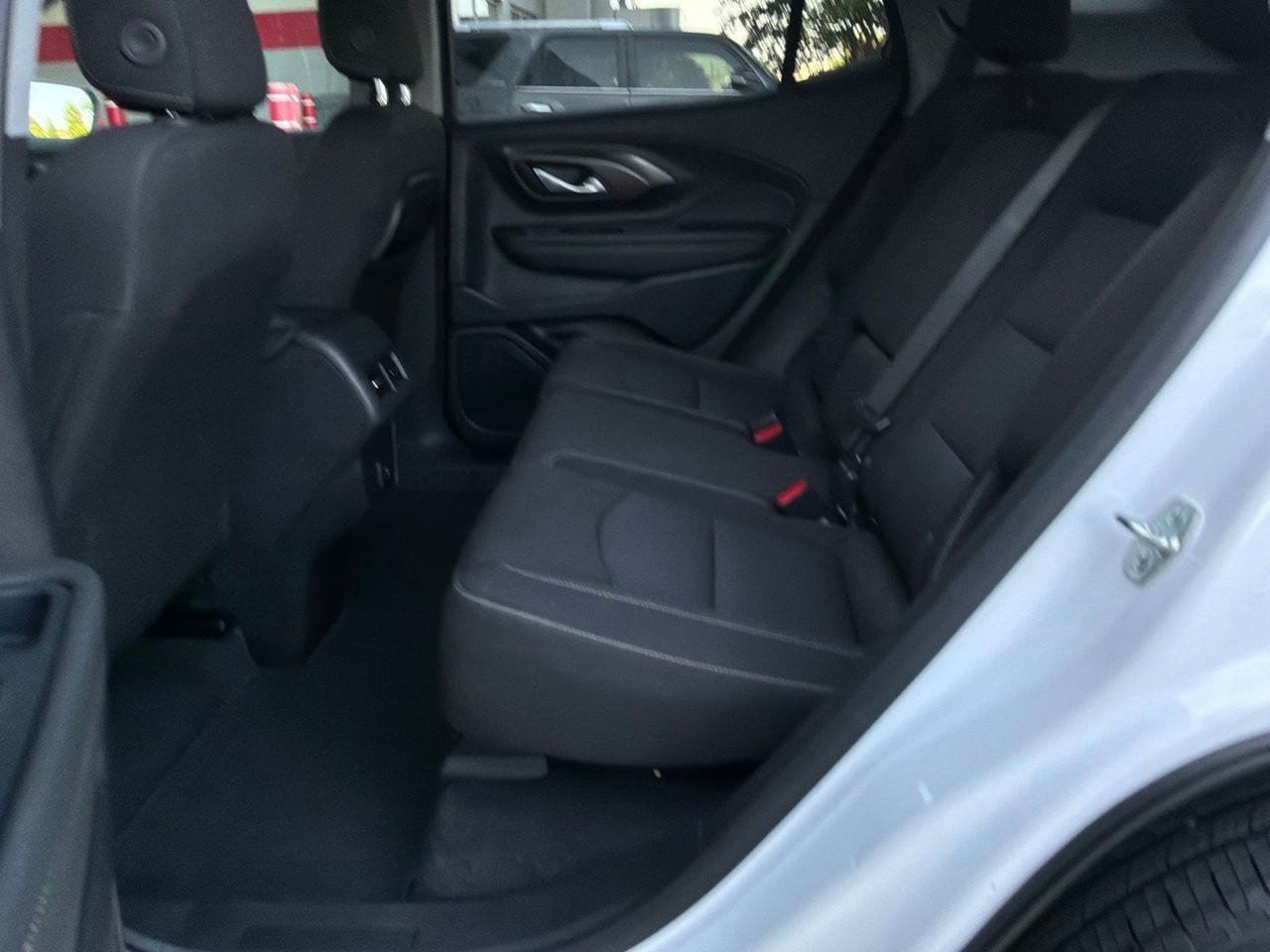 Used 2024 GMC Terrain SLE FWD image 11