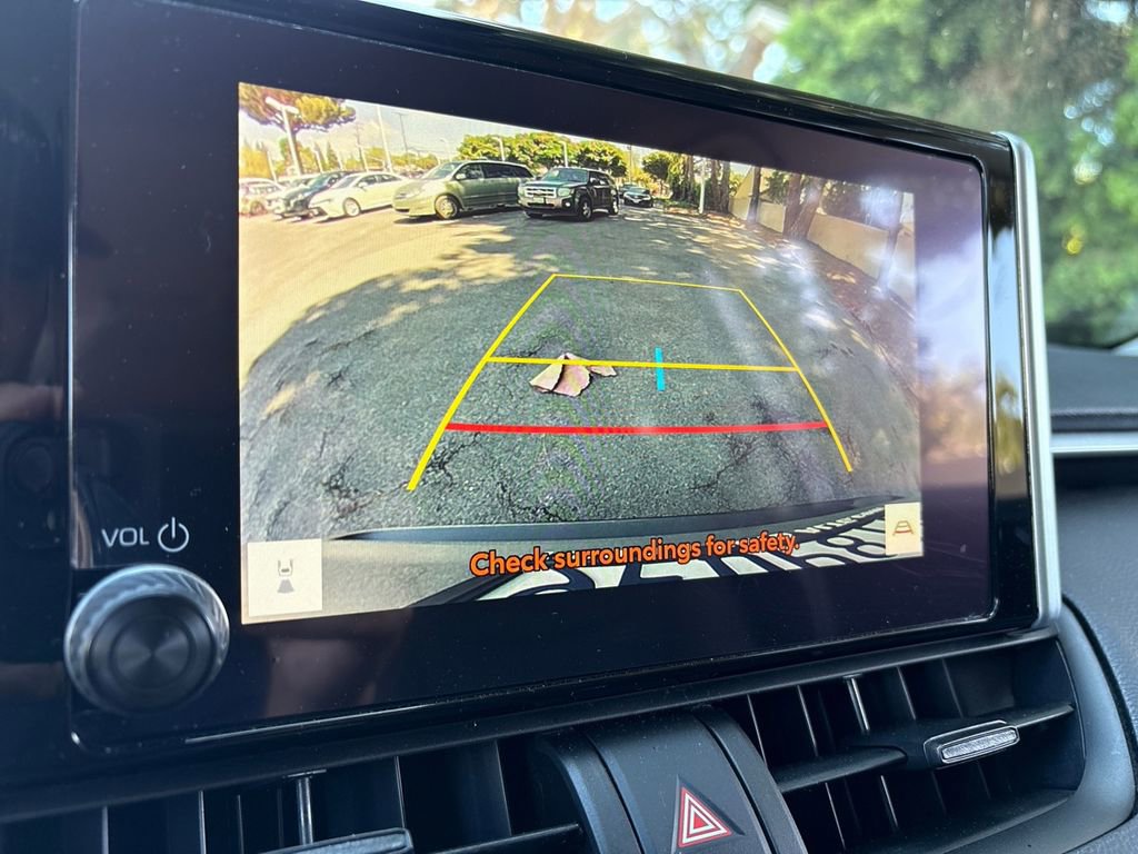 Used 2023 Toyota RAV4 LE FWD image 9