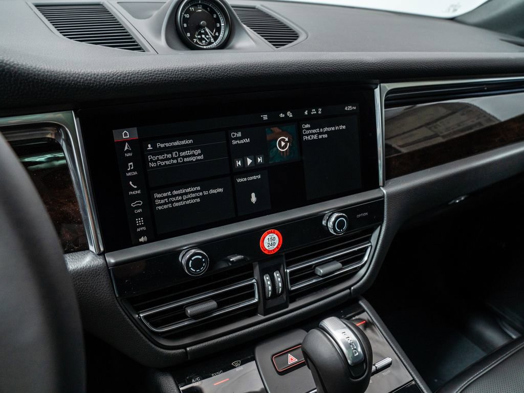 Used 2026 Porsche Macan image 16