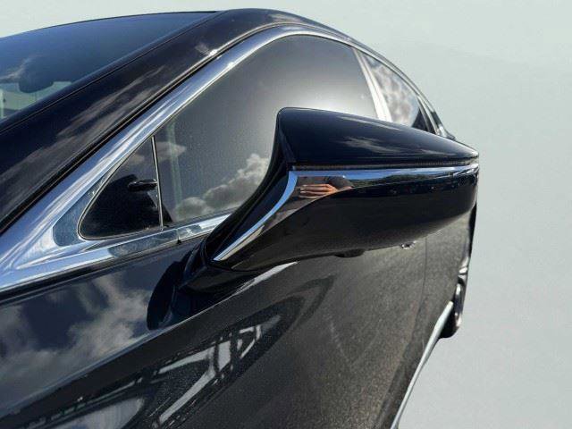 Used 2018 Lexus LS 500h w/ Luxury Package RWD image 8