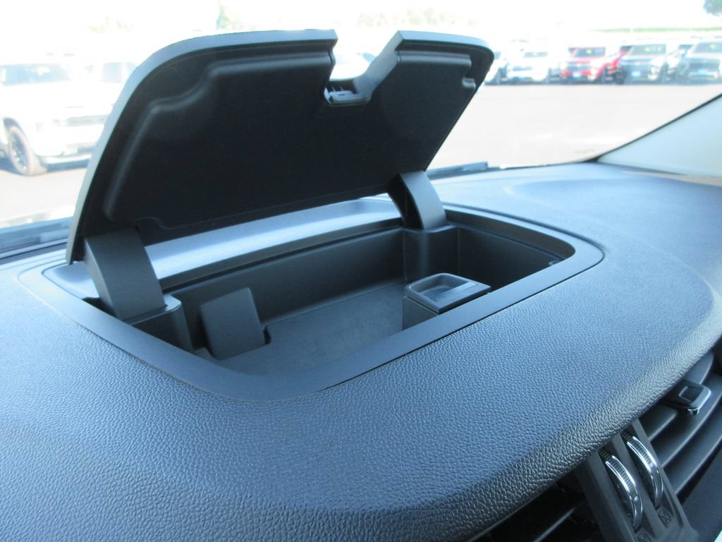 Certified 2017 Chevrolet Traverse LT FWD image 30